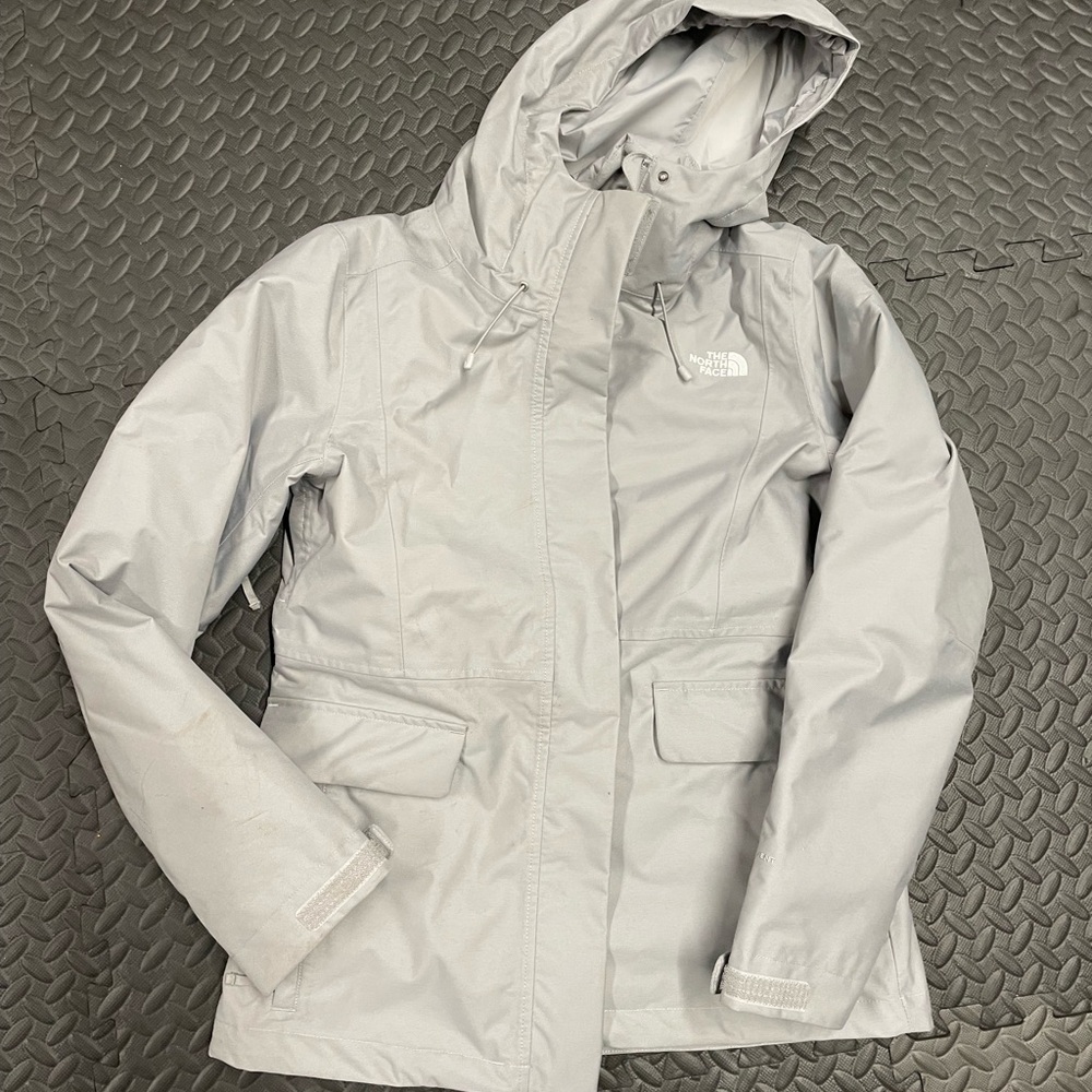The North Face Women's Ski Jacket - Light Gray